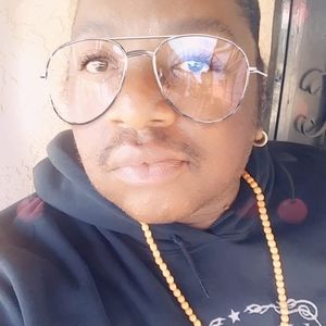 Meet your Posher, Julius